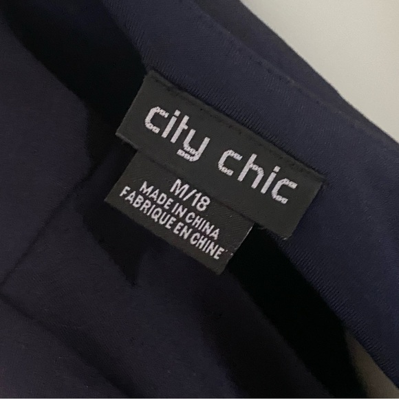 City Chic size medium (18) Cute Girl Elbow Sleeve Dress - navy has pockets - Picture 6 of 7